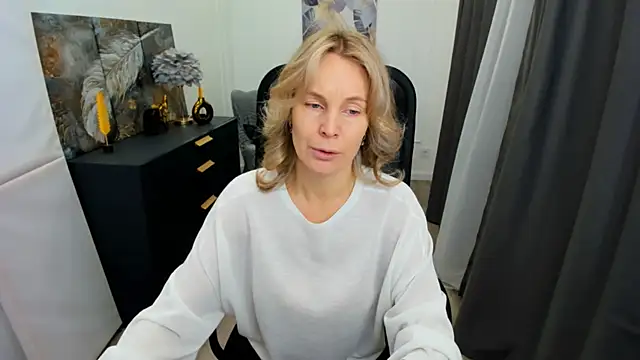 Sinty Devis online show from May 2026 04:19:02 AM