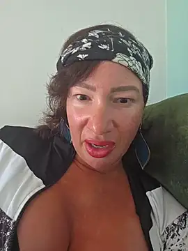 Snapshot of TheGoddessBianca chatting on November 2025 09:31:01 AM TheGoddessBianca online show from November 2025 09:31:01 AM