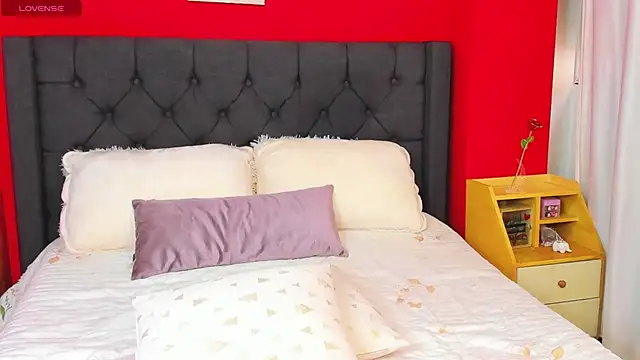 SophiaLiu online show from June 2026 01:04:02 PM