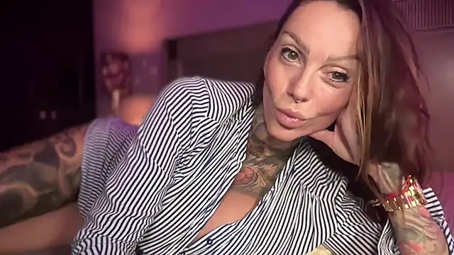 Snapshot of KadaLove69 chatting on December 2024 09:48:01 PM KadaLove69 online show from December 2024 09:48:01 PM