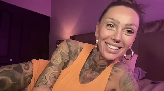 Snapshot of KadaLove69 chatting on December 2024 11:14:01 PM KadaLove69 online show from December 2024 11:14:01 PM