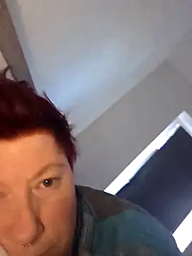 Snapshot of dieGeile0411 chatting on April 2026 05:43:02 AM dieGeile0411 online show from April 2026 05:43:02 AM