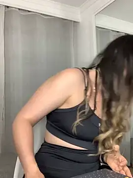 Snapshot of ImAlicee chatting on January 2025 01:05:02 AM ImAlicee online show from January 2025 01:05:02 AM