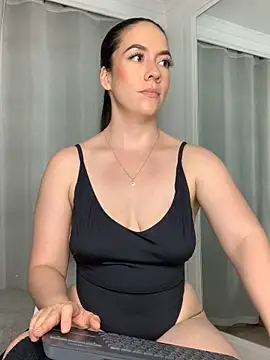 Snapshot of ImAlicee chatting on February 2025 01:05:02 AM ImAlicee online show from February 2025 01:05:02 AM