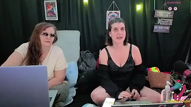 Snapshot of Sexy_Mama-69 chatting on November 2025 05:01:01 PM Sexy Mama-69 online show from November 2025 05:01:01 PM