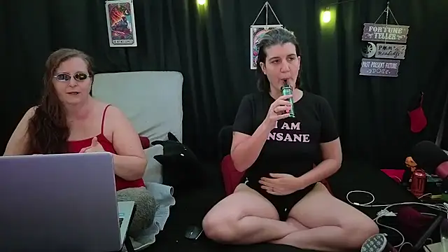 Snapshot of Sexy_Mama-69 chatting on November 2025 05:35:02 PM Sexy Mama-69 online show from November 2025 05:35:02 PM