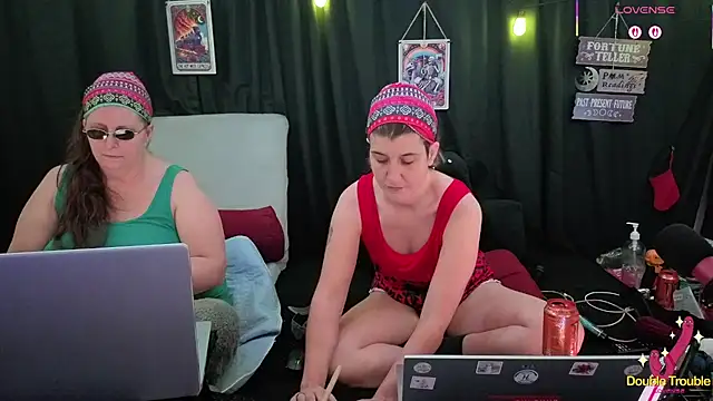 Snapshot of Sexy_Mama-69 chatting on November 2025 05:36:02 PM Sexy Mama-69 online show from November 2025 05:36:02 PM