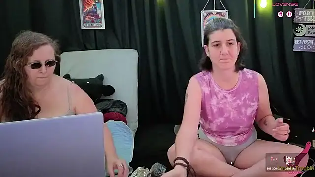 Snapshot of Sexy_Mama-69 chatting on November 2025 05:27:01 PM Sexy Mama-69 online show from November 2025 05:27:01 PM