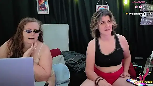 Snapshot of Sexy_Mama-69 chatting on November 2025 04:22:02 PM Sexy Mama-69 online show from November 2025 04:22:02 PM