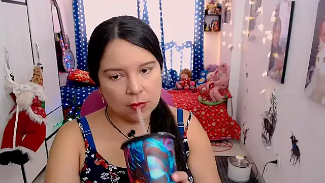 Snapshot of claryssa_ chatting on December 2024 04:17:01 PM claryssa online show from December 2024 04:17:01 PM