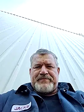 Snapshot of bigdoog8 chatting on April 2026 04:52:01 PM bigdoog8 online show from April 2026 04:52:01 PM