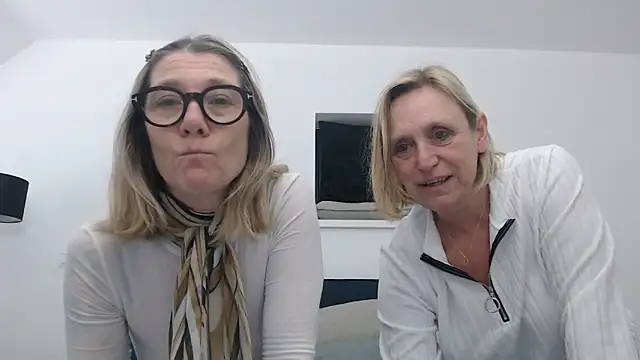 Snapshot of legalyblond chatting on March 2026 12:01:01 PM legalyblond online show from March 2026 12:01:01 PM