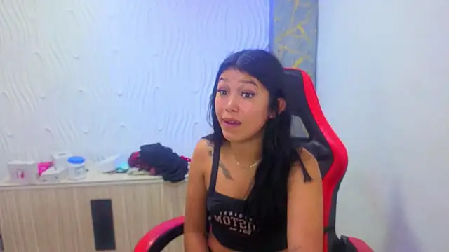 emily rosse04 online show from November 2025 01:33:02 PM