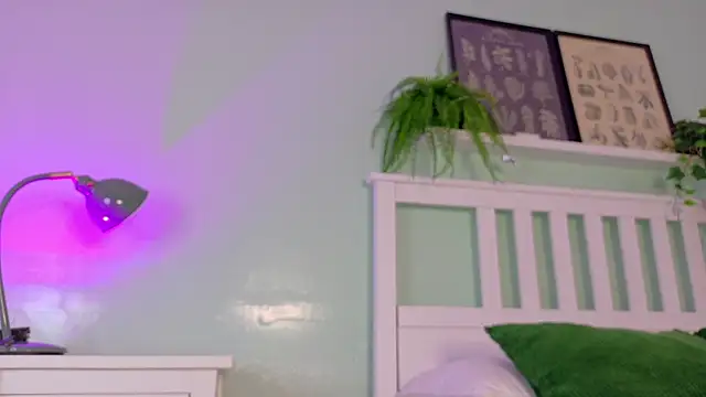 CristalCornner  online show from September 2025 07:51:02 PM