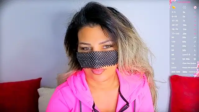 Turkish Latina online show from October 2025 07:12:01 PM