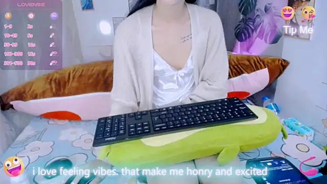 Snapshot of Ly__ chatting on March 2026 03:02:02 AM Ly online show from March 2026 03:02:02 AM