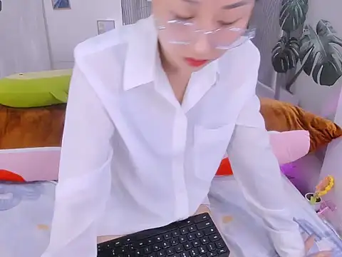 Snapshot of Ly__ chatting on April 2026 03:39:02 AM Ly online show from April 2026 03:39:02 AM