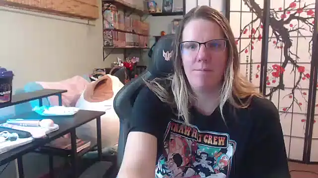 Sarahtineke online show from March 2026 12:24:02 AM