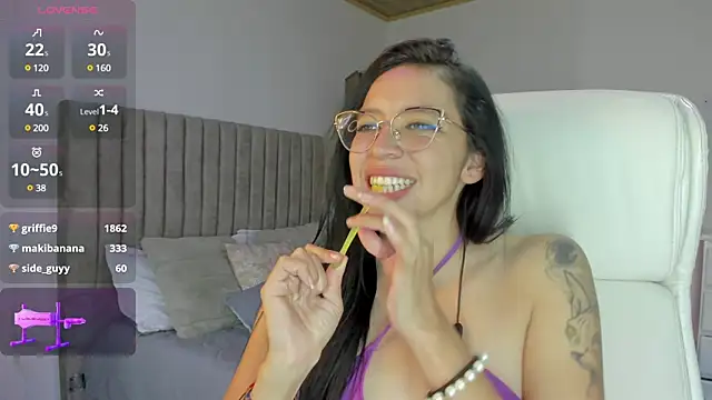 Snapshot of Katty_mouth chatting on December 2024 09:43:02 PM Katty mouth online show from December 2024 09:43:02 PM