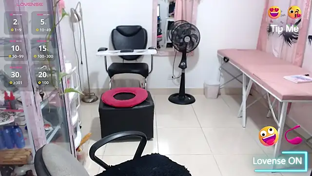 titsbiglovers online show from June 2026 05:03:02 PM