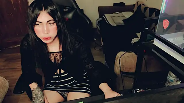 evelyntvsexy online show from July 2026 07:01:02 PM