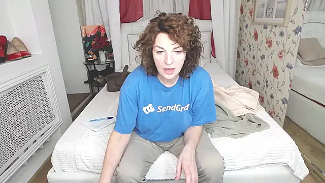 AmiHotGranny online show from February 2026 05:37:02 AM