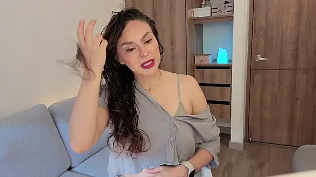 Snapshot of Monica-Bello chatting on March 2026 06:01:01 PM Monica-Bello online show from March 2026 06:01:01 PM