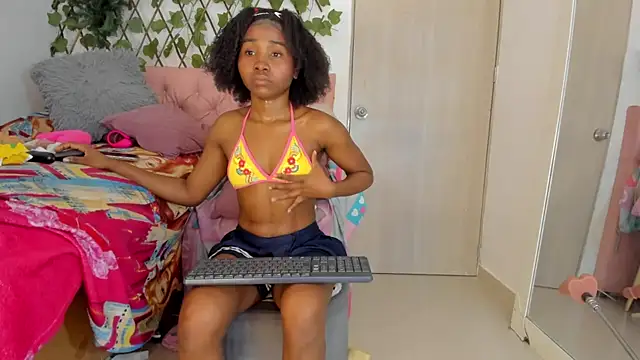 Snapshot of kimmysantoo chatting on March 2025 12:20:01 PM kimmysantoo online show from March 2025 12:20:01 PM