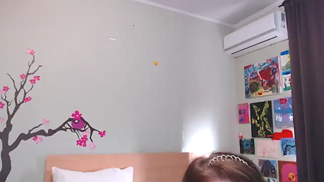 Snapshot of genialwomen chatting on December 2024 09:05:02 AM genialwomen online show from December 2024 09:05:02 AM