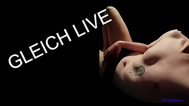 Snapshot of Markxen_cam chatting on September 2025 01:43:01 AM Markxen cam online show from September 2025 01:43:01 AM