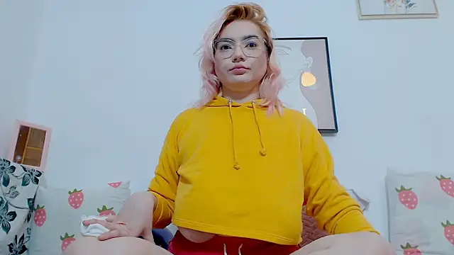 Snapshot of Catlady333 chatting on September 2025 12:10:02 AM Catlady333 online show from September 2025 12:10:02 AM