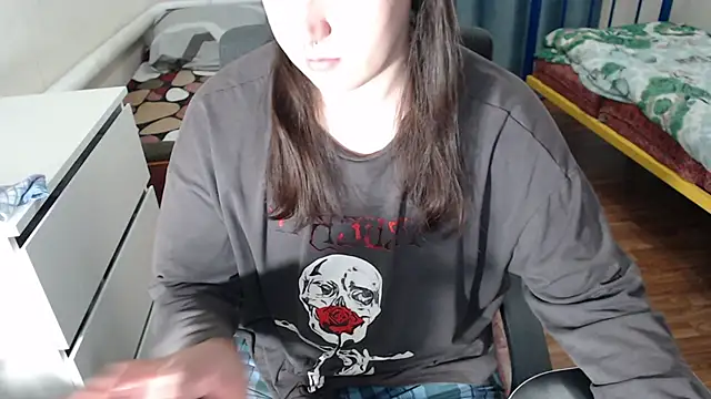 EvaMiron online show from October 2025 11:53:02 AM