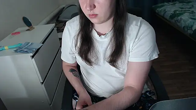 EvaMiron online show from February 2026 04:11:02 PM