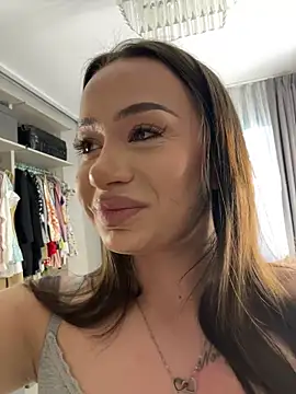 deliaroyal online show from May 2026 02:25:01 PM