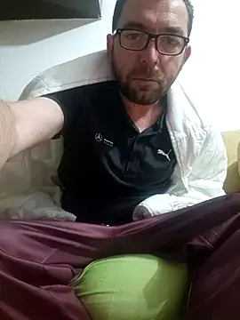 Snapshot of crissbadboy chatting on December 2025 05:45:02 AM crissbadboy online show from December 2025 05:45:02 AM