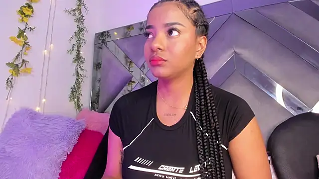 Snapshot of Iris_hott1 chatting on January 2025 02:06:02 AM Iris hott1 online show from January 2025 02:06:02 AM