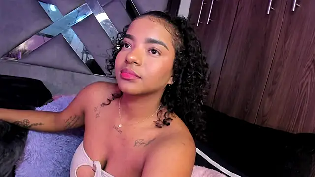 Snapshot of Iris_hott1 chatting on January 2025 06:38:01 AM Iris hott1 online show from January 2025 06:38:01 AM
