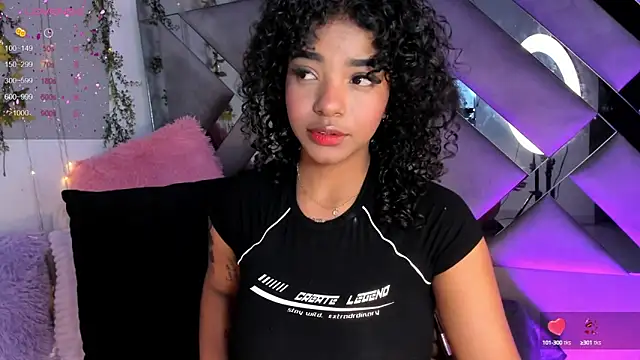 Snapshot of Iris_hott1 chatting on February 2025 02:17:02 AM Iris hott1 online show from February 2025 02:17:02 AM