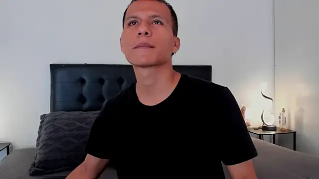 Snapshot of jaylen_and_duke chatting on January 2025 11:10:01 AM jaylen and duke online show from January 2025 11:10:01 AM