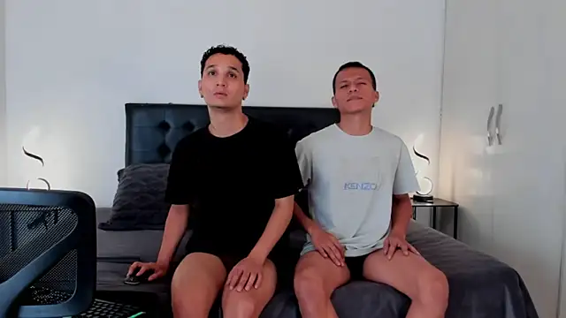 Snapshot of jaylen_and_duke chatting on January 2025 11:04:02 AM jaylen and duke online show from January 2025 11:04:02 AM