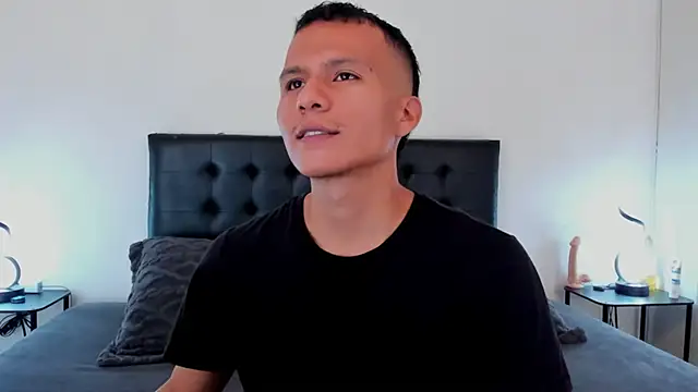 Snapshot of jaylen_and_duke chatting on February 2025 11:10:02 AM jaylen and duke online show from February 2025 11:10:02 AM