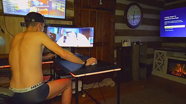 Snapshot of HARD_2QUIT chatting on November 2025 10:04:02 AM HARD 2QUIT online show from November 2025 10:04:02 AM