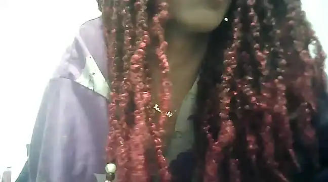 Snapshot of CaramelDipper chatting on December 2024 11:56:02 PM CaramelDipper online show from December 2024 11:56:02 PM