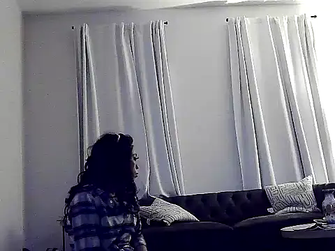 Snapshot of CaramelDipper chatting on March 2025 06:25:02 AM CaramelDipper online show from March 2025 06:25:02 AM