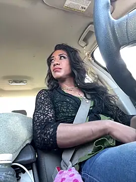 Snapshot of CaramelDipper chatting on October 2025 08:40:01 PM CaramelDipper online show from October 2025 08:40:01 PM