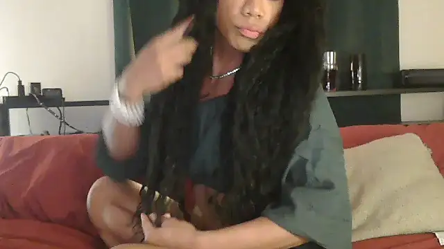 Snapshot of CaramelDipper chatting on November 2025 12:44:01 AM CaramelDipper online show from November 2025 12:44:01 AM