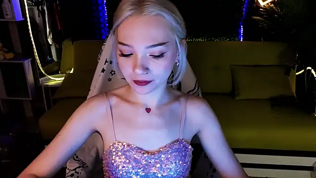 Snapshot of SandraBoyl chatting on January 2025 01:43:01 AM SandraBoyl online show from January 2025 01:43:01 AM