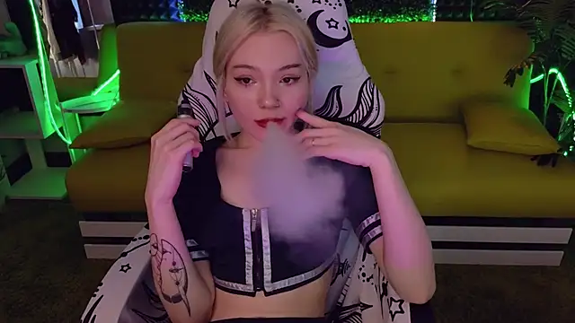 Snapshot of SandraBoyl chatting on January 2025 04:14:02 AM SandraBoyl online show from January 2025 04:14:02 AM