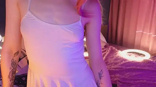 Snapshot of SandraBoyl chatting on February 2025 04:18:02 AM SandraBoyl online show from February 2025 04:18:02 AM