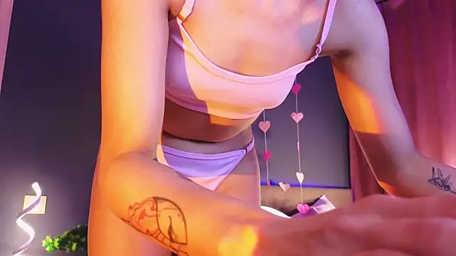 Snapshot of SandraBoyl chatting on February 2025 04:18:02 AM SandraBoyl online show from February 2025 04:18:02 AM